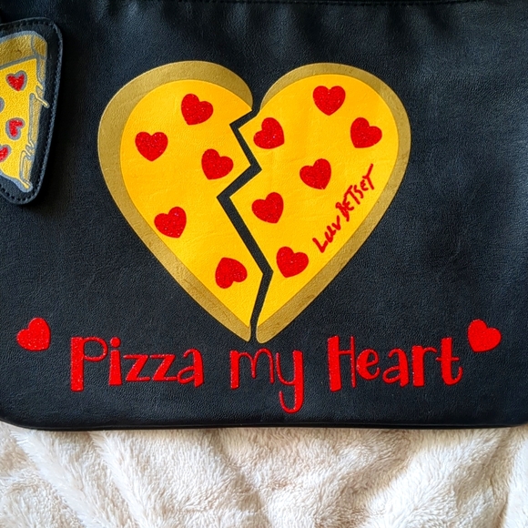 Luv Betsy betsy Johnson pizza my heart tech pouch - Picture 2 of 9